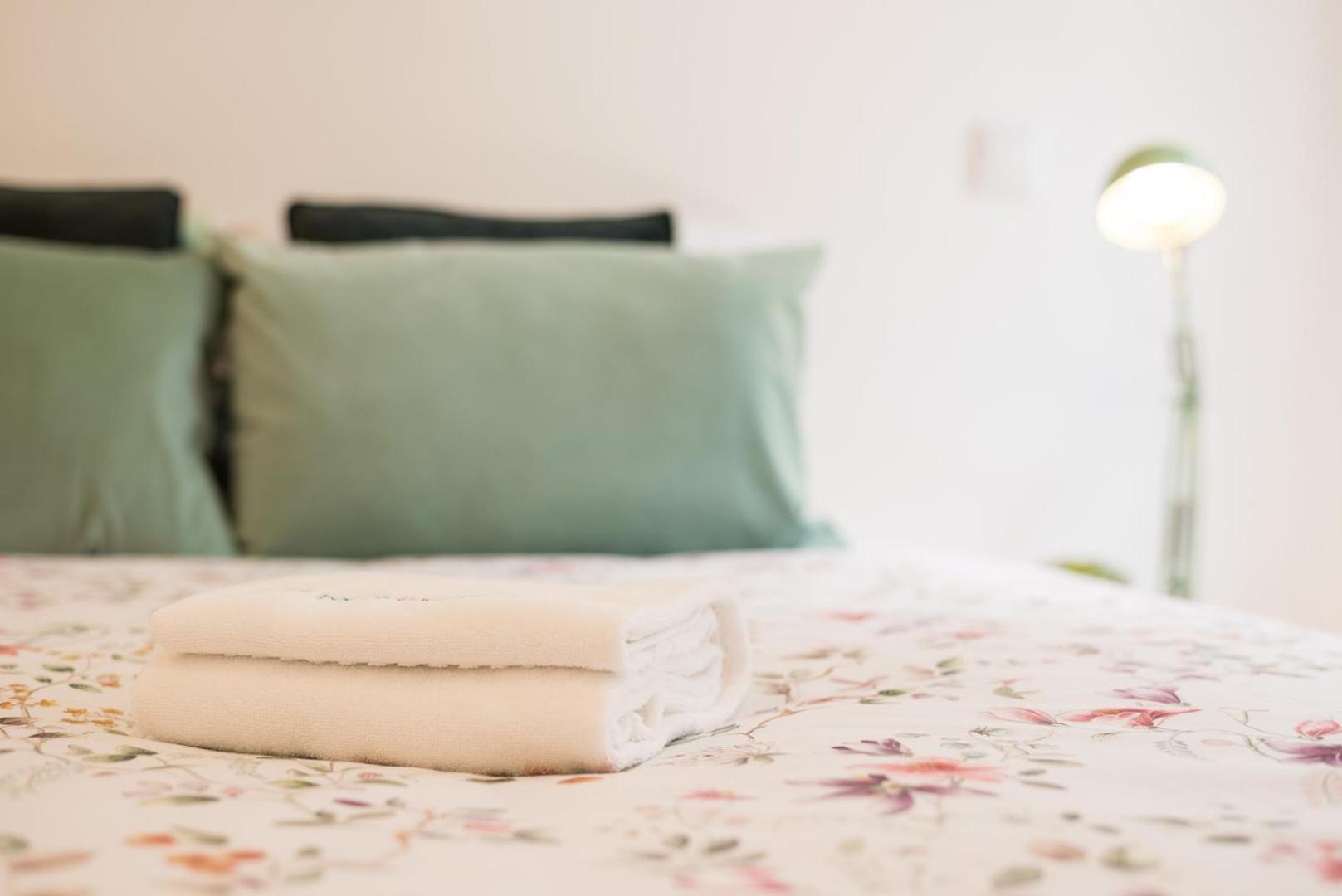 Guestready - Belas Artes Duplex Porto Bagian luar foto